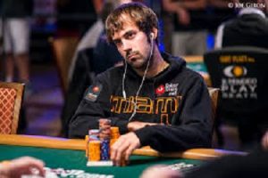 Teacher wins $500k, $1m WSOP Millionaire Maker- Greeg, DeWitt Snag