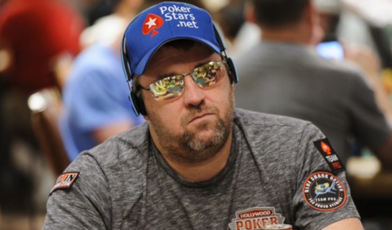 chris-moneymaker-wearing-pokerstars-cap-and-glasses