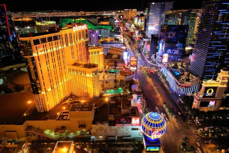 A night view of Las Vegas' casino hub.